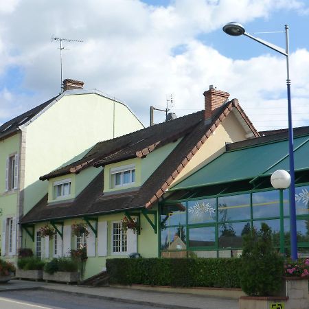 L'Auberge De L'Olive Dompierre-sur-Besbre Buitenkant foto