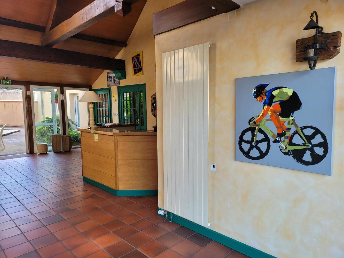 L'Auberge De L'Olive Dompierre-sur-Besbre Buitenkant foto
