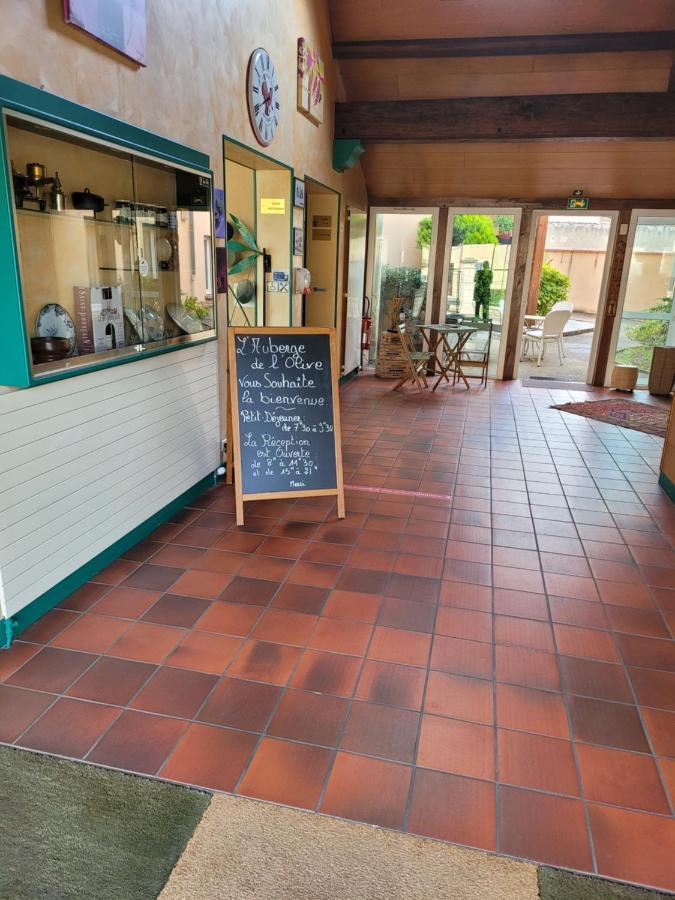L'Auberge De L'Olive Dompierre-sur-Besbre Buitenkant foto