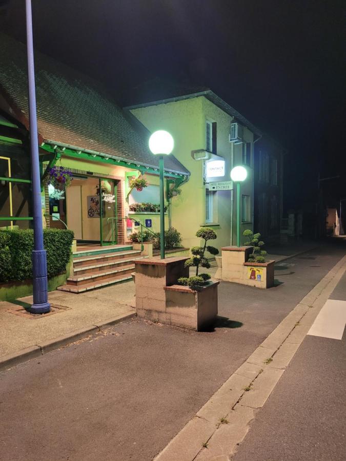 L'Auberge De L'Olive Dompierre-sur-Besbre Buitenkant foto