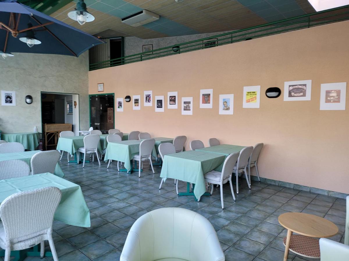 L'Auberge De L'Olive Dompierre-sur-Besbre Buitenkant foto