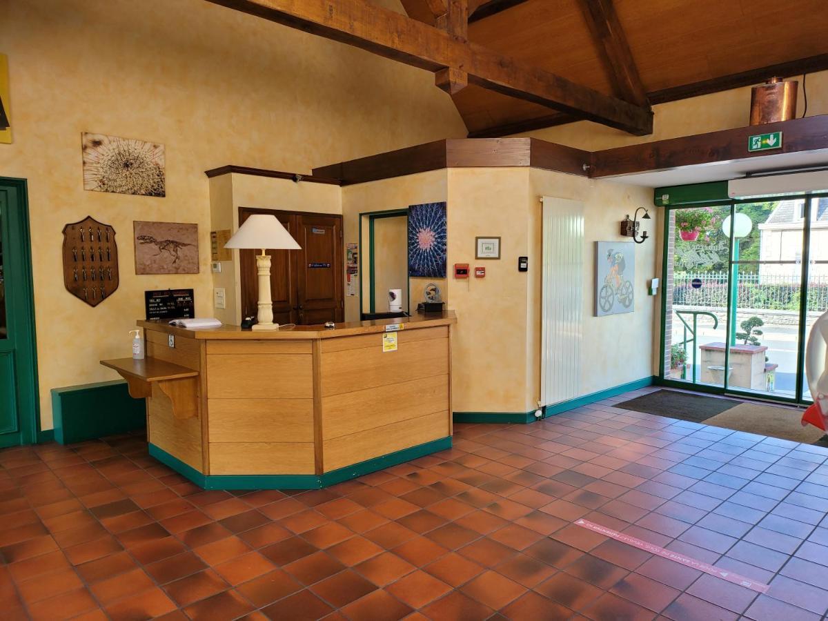 L'Auberge De L'Olive Dompierre-sur-Besbre Buitenkant foto