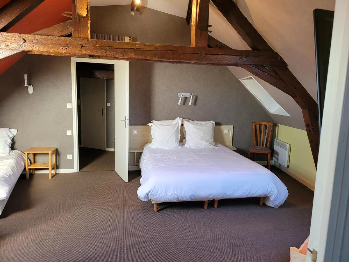 L'Auberge De L'Olive Dompierre-sur-Besbre Buitenkant foto